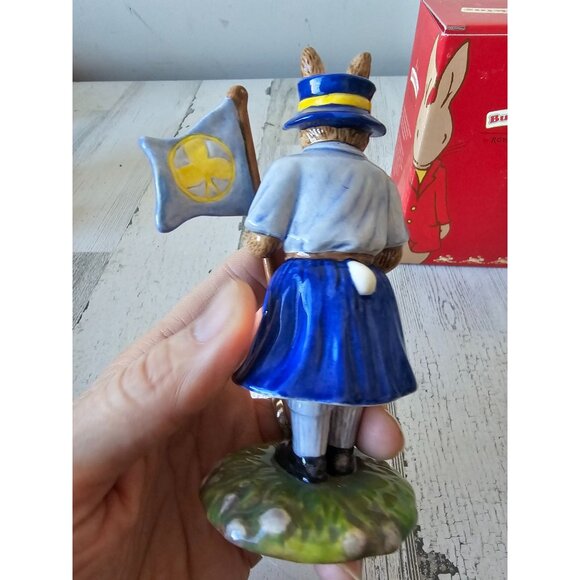 Royal doulton guide leader event bunnykins funny figurine porcelain retired 2083 - Picture 4 of 8